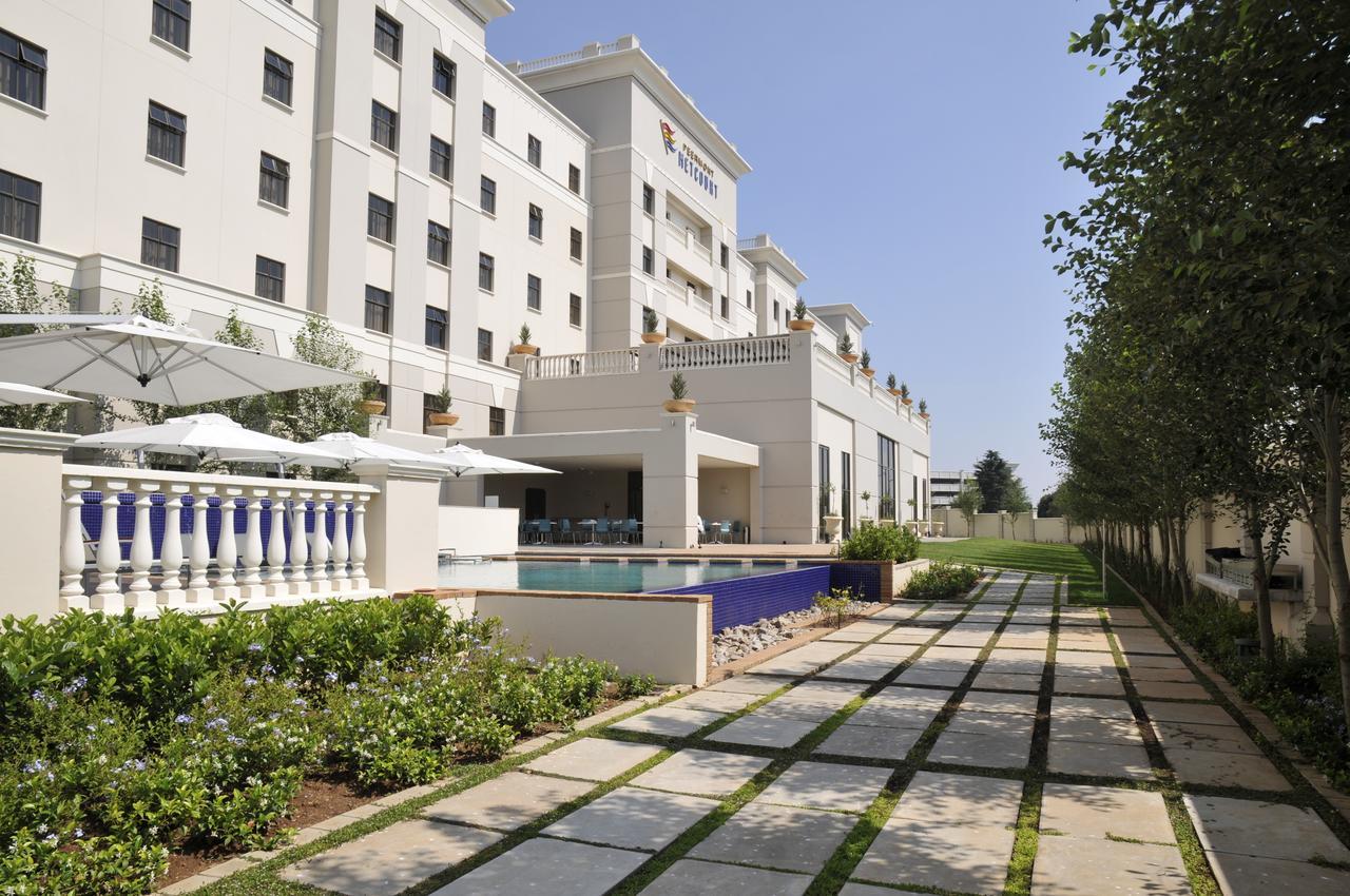 Peermont Metcourt Suites At Emperors Palace Johannesburg Exterior photo